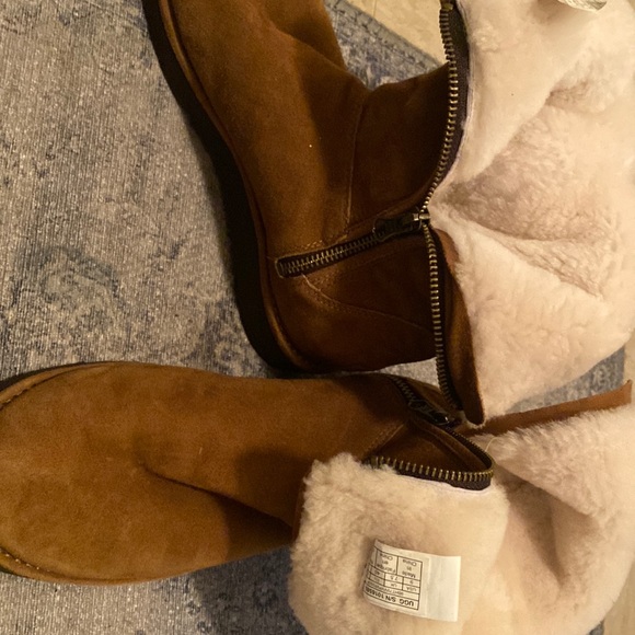Shoes - Size 9 UGG boots